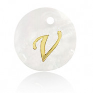 Shell pendant 15mm letter V Gold-White